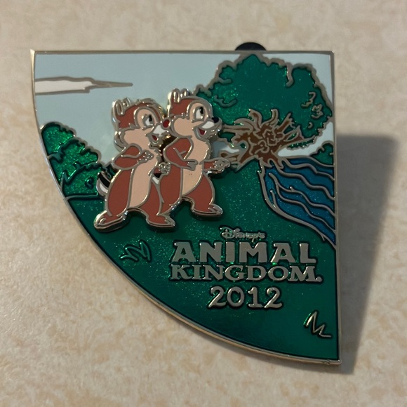 Animal Kingdom 2012 Chip n Dale double backed pin - Picture 1 of 2